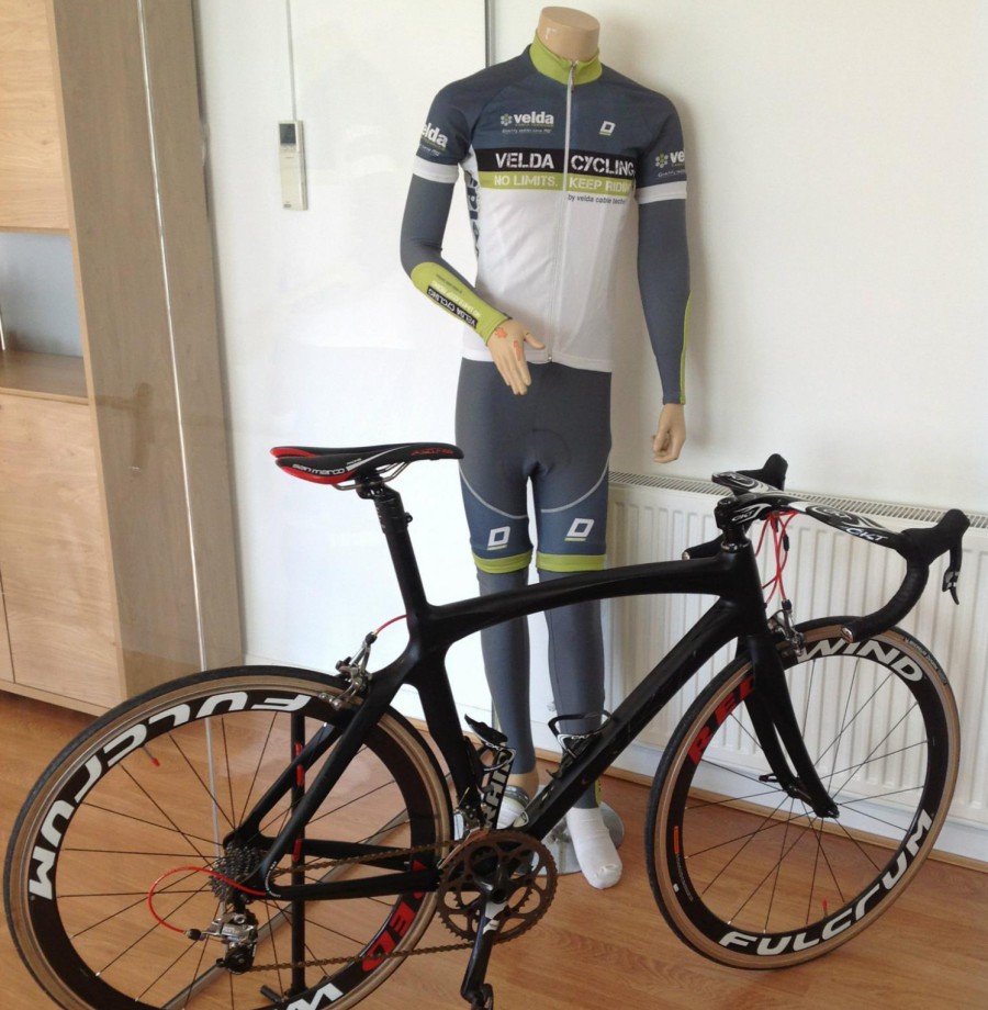 Velda Cycling wieleroutfit